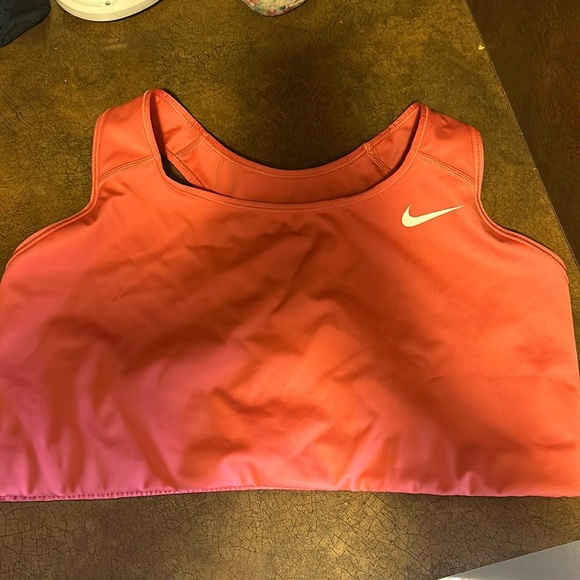 Nike sports bra - Picture 1 of 3